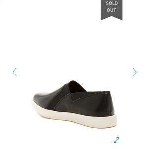 NAYA Yvonne Slip on NWOT